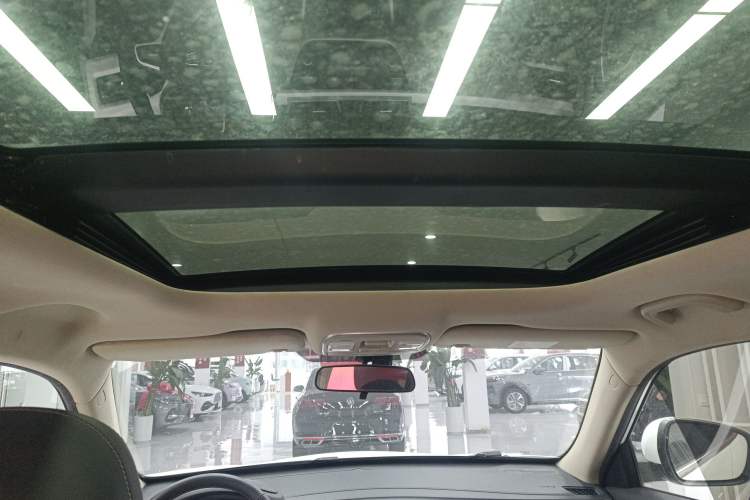 Used Geely Auto Emgrand X7 Sport 2020 1.8TD DCT Two-Wheel Drive Smart Connect 4G-Enabled Version
