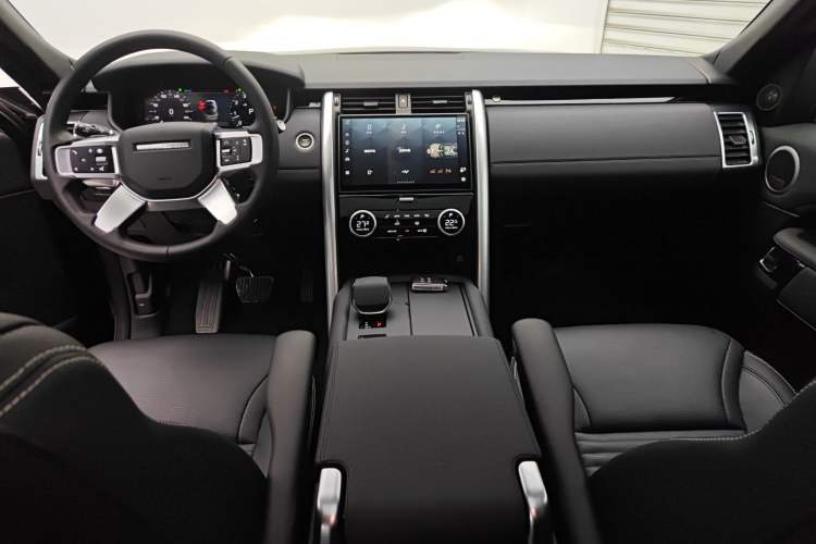 Used Land Rover Discovery 2025 360 PS S Center Console
