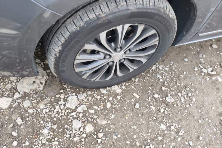 Used Buick GL8 2020 Land Business Class 652T Luxury Model Left Front Wheel Hub