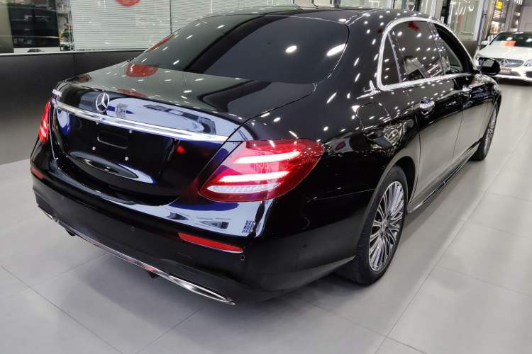 Used Mercedes-Benz E-Class 2020 E 300 L Sport Luxury Edition Rear Right 45 Deg