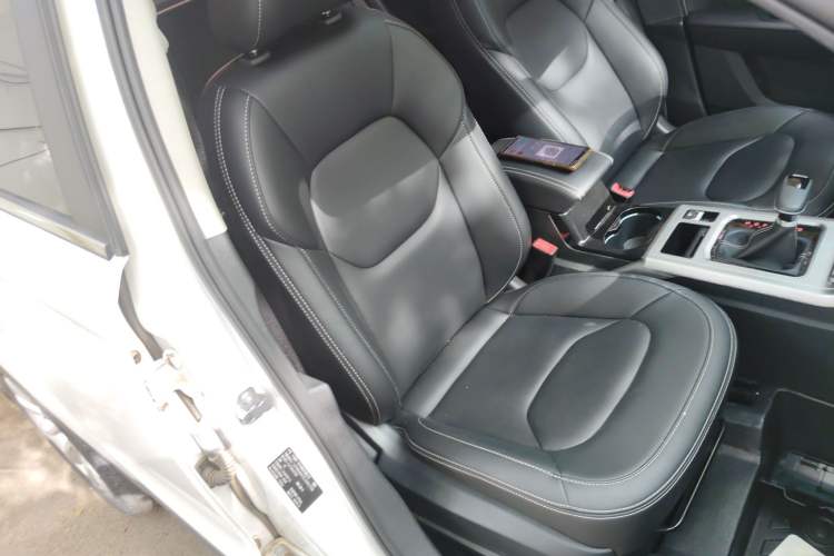 Used Bestune X40 2019 1.6L Automatic Luxury Edition China VI Right Front Seat