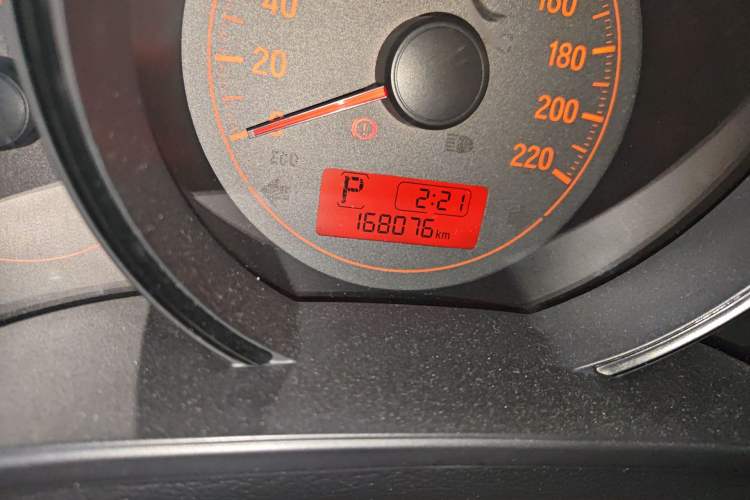 Used Honda Fit 2014 1.5L LX CVT Comfort Model Odometer Close Up