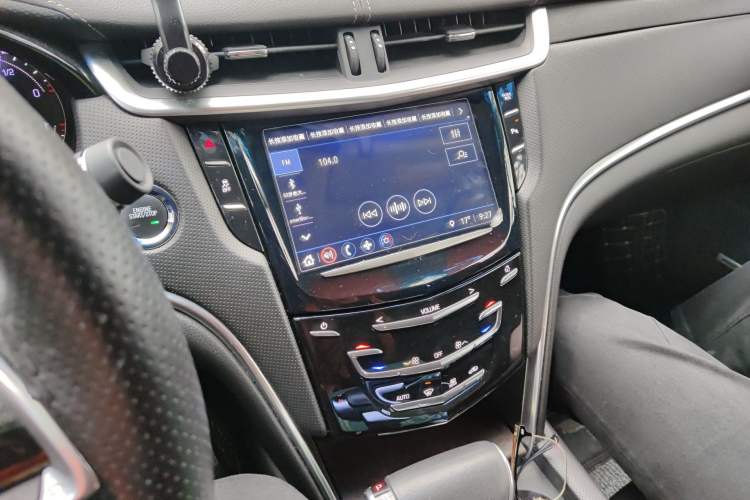 Used Cadillac XTS 2018 28T Tech Edition Audio And AC Panel