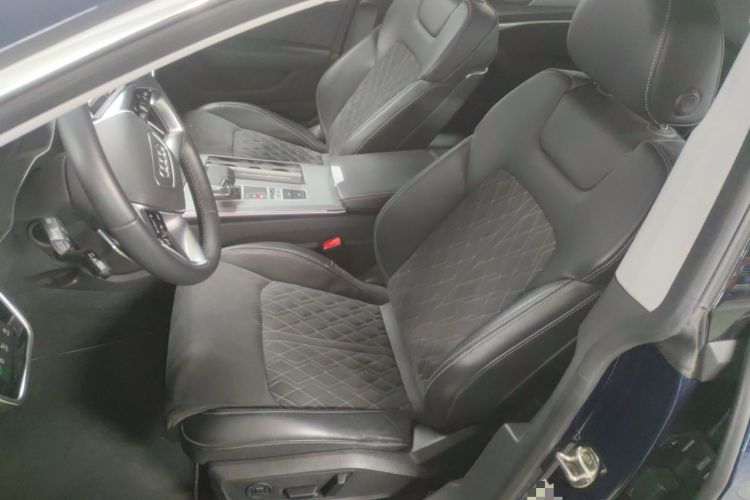 Used Audi A7L 2024 45TFSI quattro S-line Visionary Edition Flow Crystal Package
