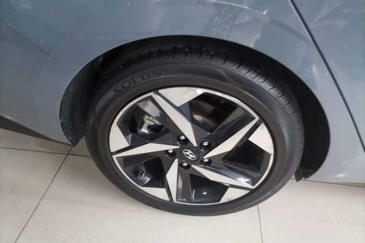 Used Hyundai Elantra 2021 240TGDi DCT LUX Prestige Edition
