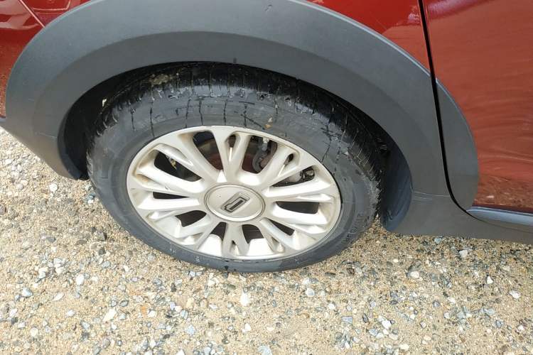 Used Qoros 3 2015 Urban SUV 1.6T Automatic ZhiKu Model
