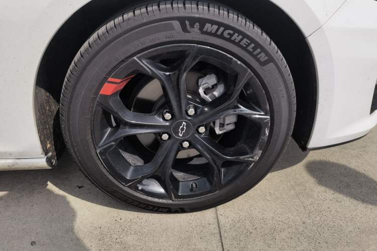 Used Chevrolet Malibu XL 2021 Redline 550T Automatic Sharp Edition Right Front Wheel Hub