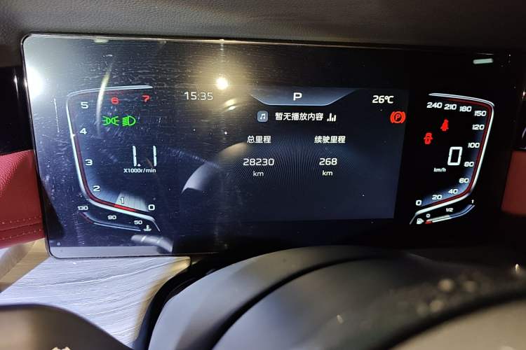 Used Hongqi H5 2025 1.5T DCT Qiyun 500 000th Unit Commemorative Edition Odometer Close Up