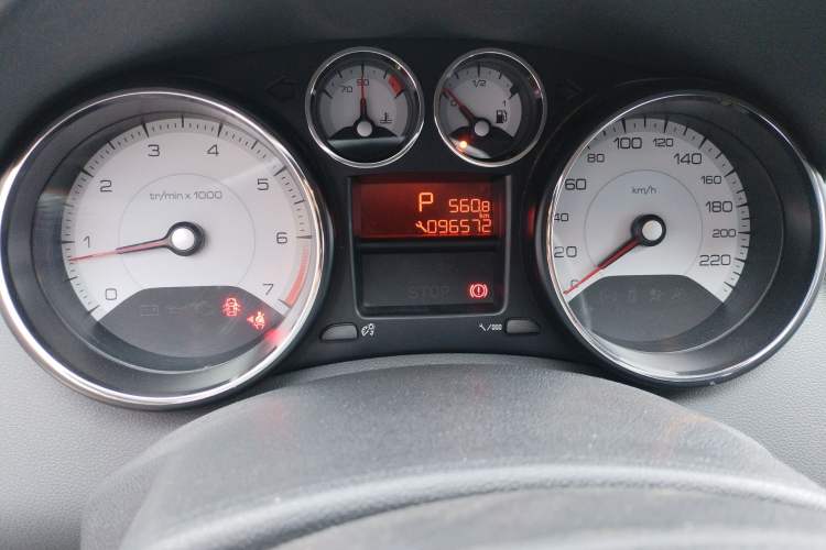 Used Peugeot 408 2013 2.0L Automatic Comfort Edition Odometer Close Up