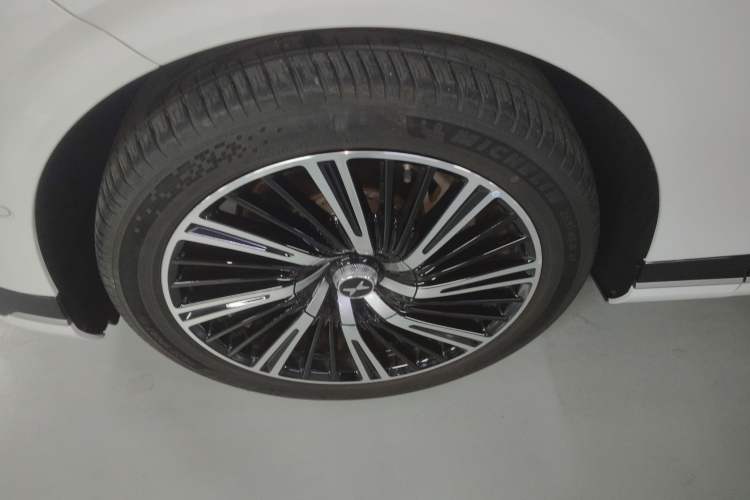 Used XPeng G9 2024 702 Max Left Front Wheel Hub