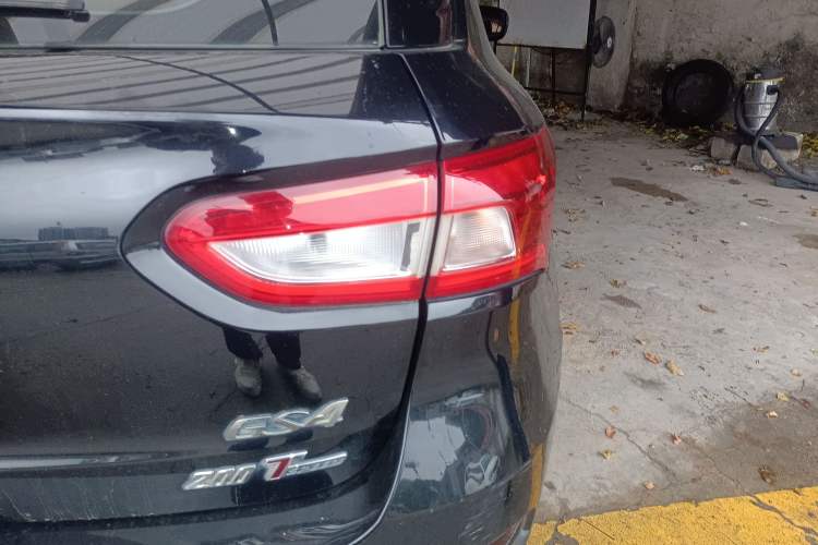 Used GAC Trumpchi GS4 2017 200T G-DCT Two-Wheel Drive Elite Edition
