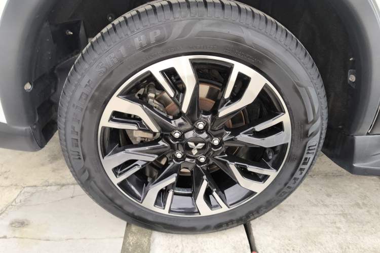 Used Mitsubishi Outlander 2019 2.0L Two-Wheel Drive Comfort Edition 5 Seats China VI Standard