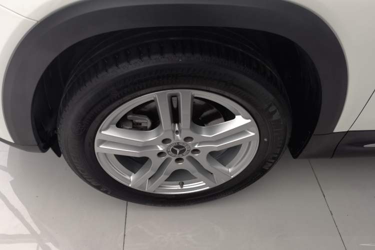 Used Mercedes-Benz GLB 2022 Second Facelift GLB 200 Dynamic Edition Exterior 4