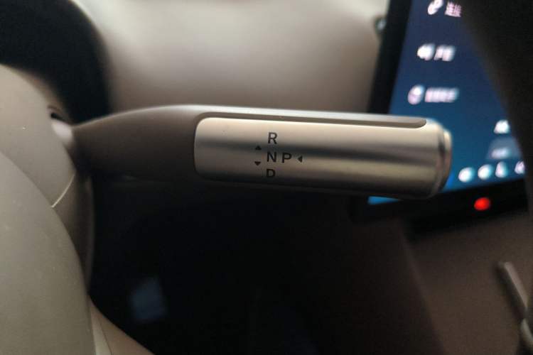 Used Hima Luxeed R7 2024 All-Electric 802 km Max Gear Lever