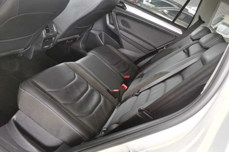 Used Volkswagen Tiguan L 2021 330TSI Automatic Two-Wheel Drive Smart Edition Left Rear Seat