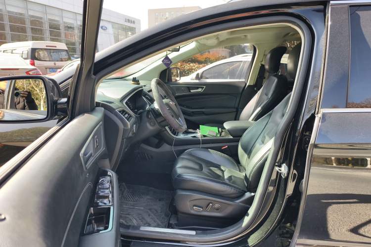 Used Ford Edge 2016 EcoBoost 245 Four-Wheel Drive Titanium 7-Seater
