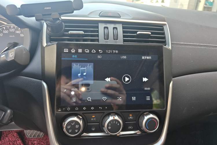 Used Nissan Tiida 2016 1.6L CVT Cool Dynamic Edition