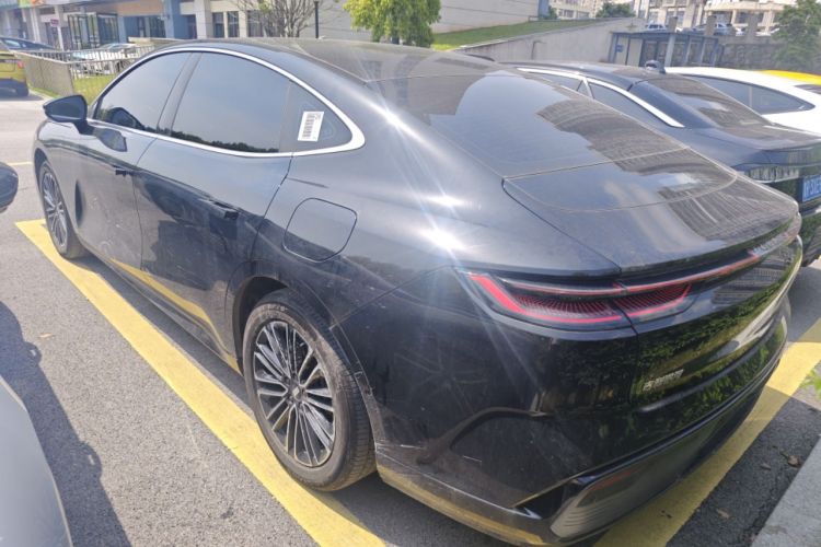 Used Geely Galaxy 8 2025 130km EM-i Deluxe Edition
