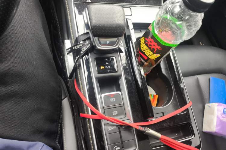 Used Roewe i6 MAX 2020 300TGI Automatic Supreme Edition with Cool Sunroof and Advanced Driving Features