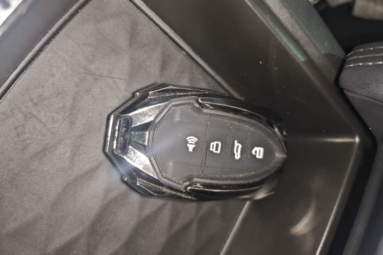 Used Tank 300 2021 City Edition 2.0T—Truly Stylish
