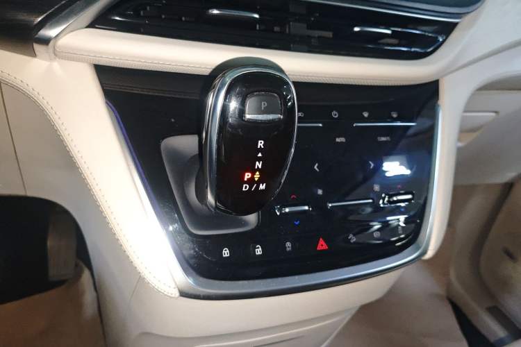 Used Buick GL8 2020 Avenir Avia Six-Seat Deluxe Edition
