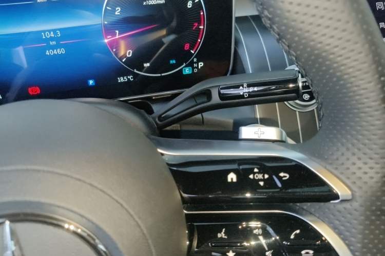 Used Mercedes-Benz GLC 2023 Refreshed GLC 300 L 4MATIC Dynamic Edition 5 Seats Gear Lever