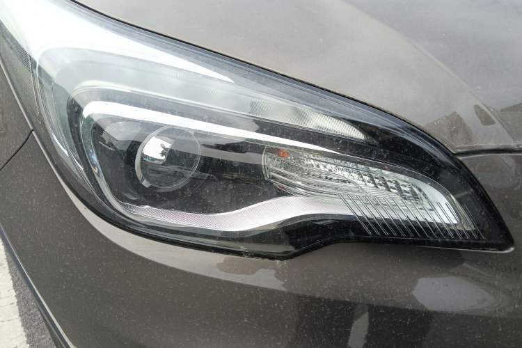 Used Buick Envision 2016 20T Two-Wheel Drive Leading Version Right Front Headlight