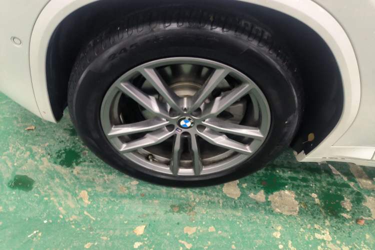 Used BMW X3 2021 xDrive25i M Sport Package Left Front Wheel Hub