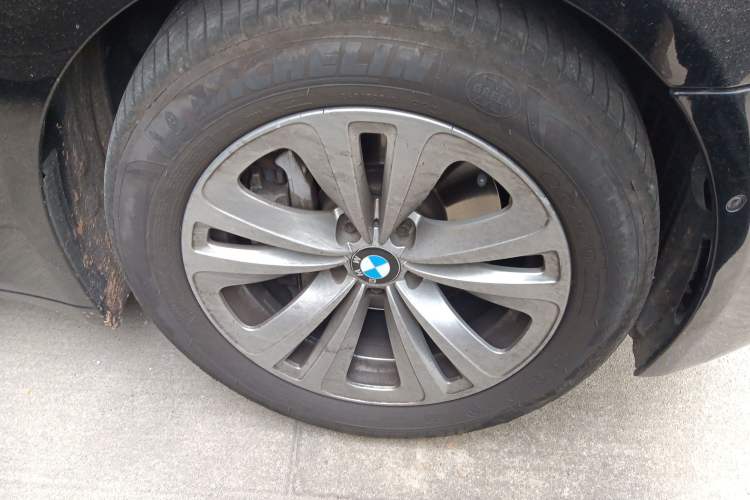 Used BMW 7 Series 2013 730Li Luxury Model Right Front Wheel Hub