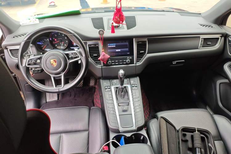 Used Porsche Macan 2017 Macan 2.0T Center Console