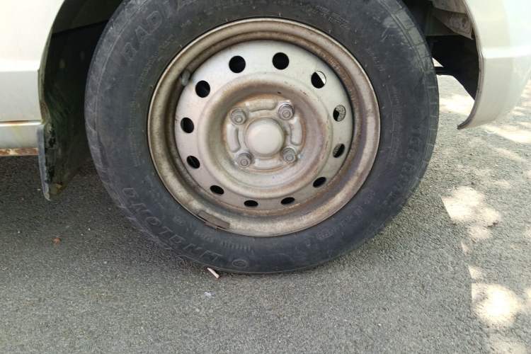 Used Wuling Rongguang  Right Front Wheel Hub