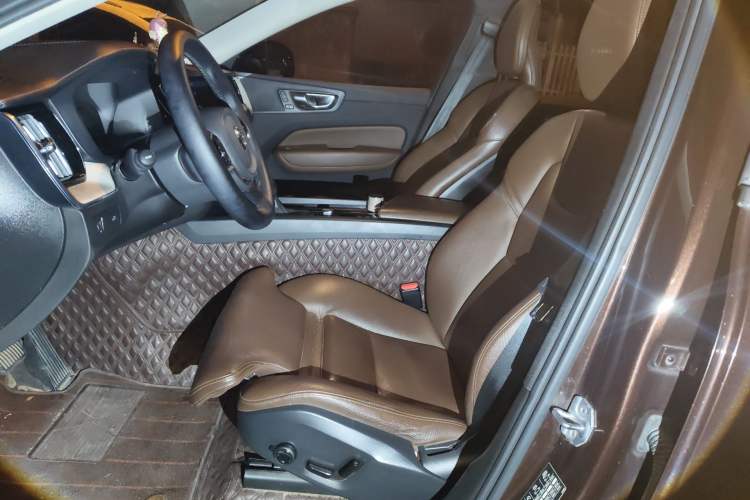 Used Volvo XC60 2020 T5 4x4 Smart Luxury Edition