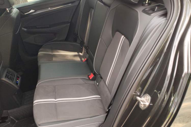 Used Volkswagen Golf 2023 Facelift 280TSI DSG R-Line Lite