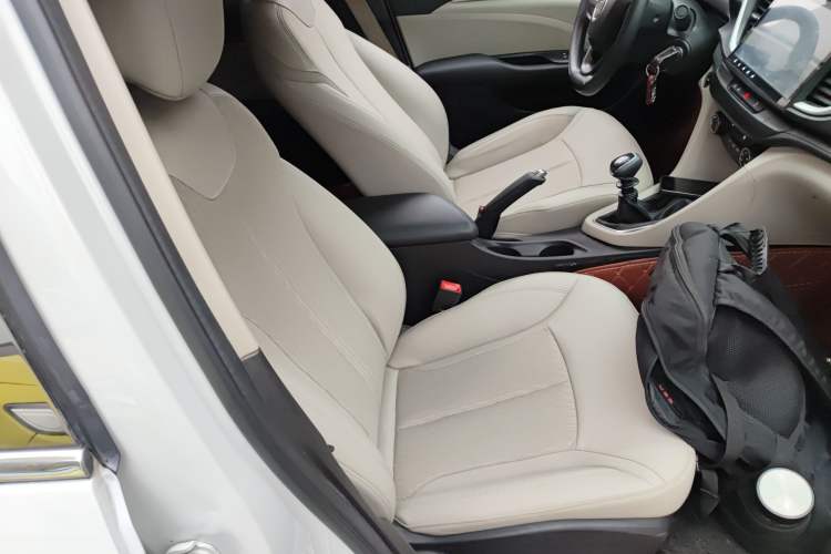 Used Buick GT 2017 15N Manual Elite Version Right Front Seat