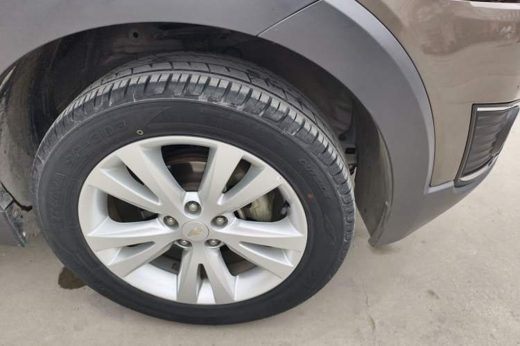 Used Chevrolet Captiva 2017 2.4L 4x4 Flagship Edition 7-Seater Right Front Wheel Hub