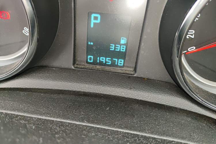 Used Buick Encore 2015 1.4T Automatic Two-Wheel Drive Urban Elite Version
