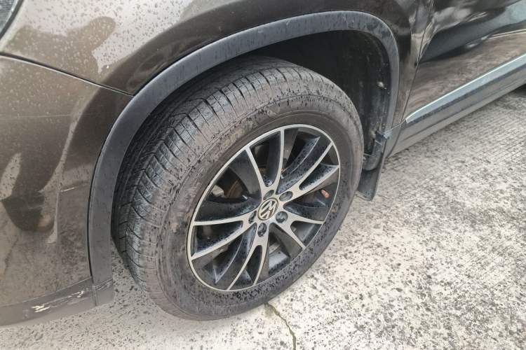 Used Volkswagen Tiguan 2015 1.8TSI Automatic Two-Wheel Drive Luxury Model Left Front Wheel Hub