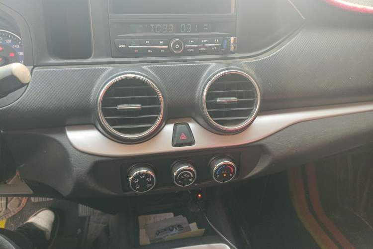 Used Dongfeng Ruichi 2021 2.4L Gasoline Two-Wheel-Drive Base Version with Long Cargo Bed 2TZD
