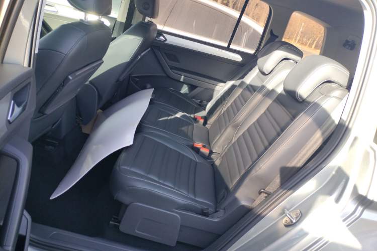 Used Volkswagen Touran 2018 Volkswagen Touran L 280TSI DSG Style Edition 7 Seats China VI Standard