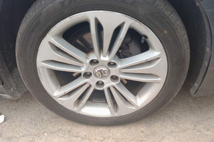 Used BAIC Senova D70 2013 2.0T Elite Edition Right Front Wheel Hub