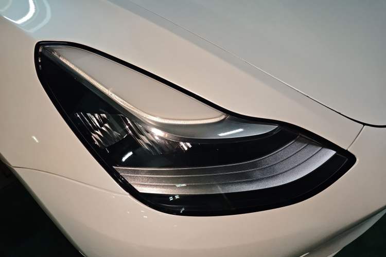 Used Tesla Model 3 2019 Standard Range Rear-Wheel Drive Upgraded Version (52 kWh)
