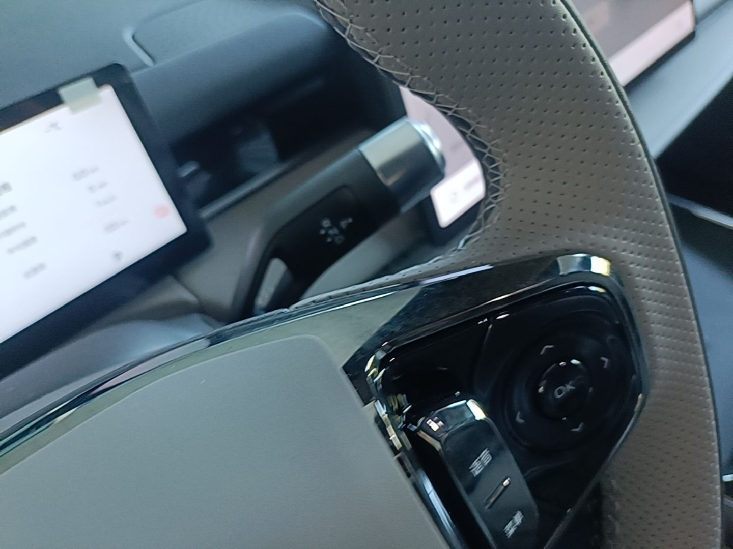Geely Galaxy 8 2025 60km EM-i Luxury Edition - Luxury Enjoyment — снимка 16