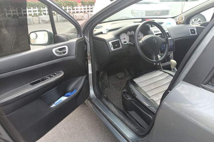 Used Peugeot 307 2012 Hatchback 1.6L Automatic Comfort Edition Driver Seat