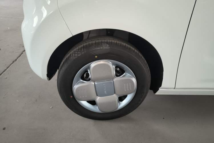 Used Geely Galaxy Panda 2024 Panda Mini 200km Endurance Bear Left Front Wheel Hub