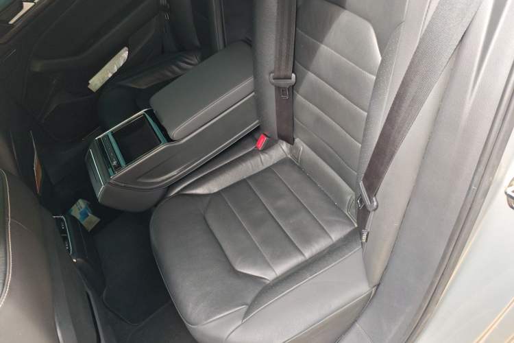 Used Volkswagen Phideon 2018 Revised Version 380TSI Two-Wheel Drive Business Edition
