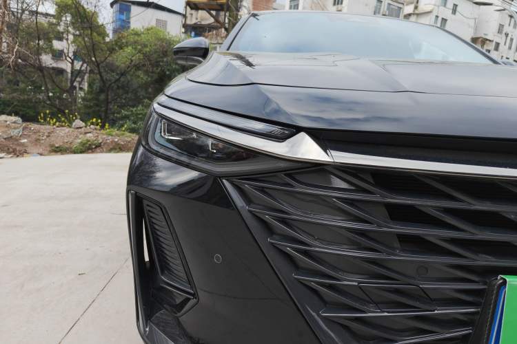 Used Chery Arrizo 8 2023 High-Performance Edition 2.0T DCT Powerfully Equipped Right Front Headlight