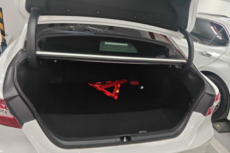 Used Toyota Camry 2023 2.5G Luxury Edition Trunk