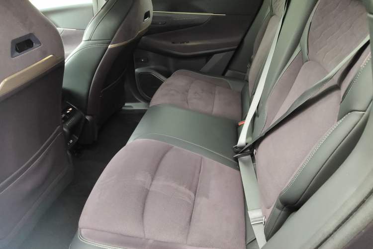 Used Lynk & Co 08 EM-P 2023 220 km Limited-Time Edition Left Rear Seat