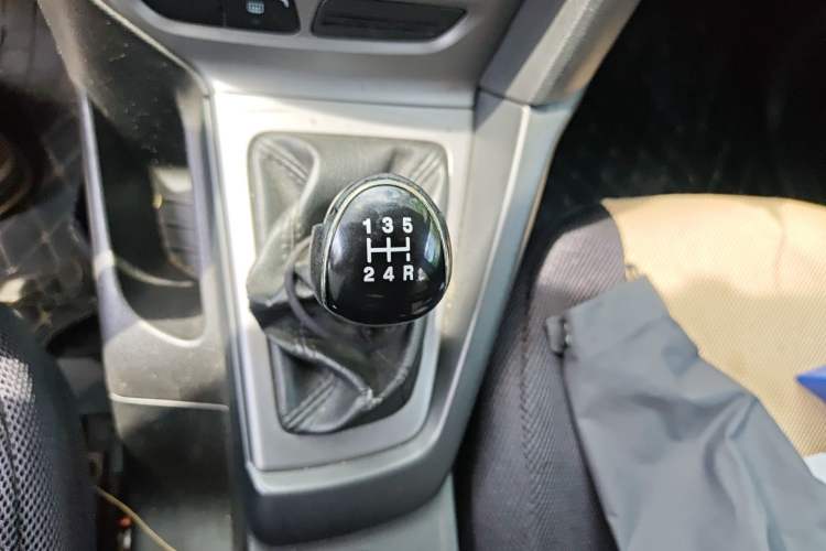 Used Ford Focus 2012 Hatchback 1.6L Manual Comfort Model Gear Lever
