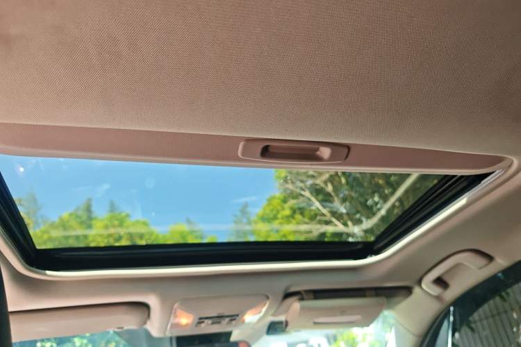 Used Toyota RAV4 2020 2.0L CVT Two-Wheel Drive Fashion Edition Headliner